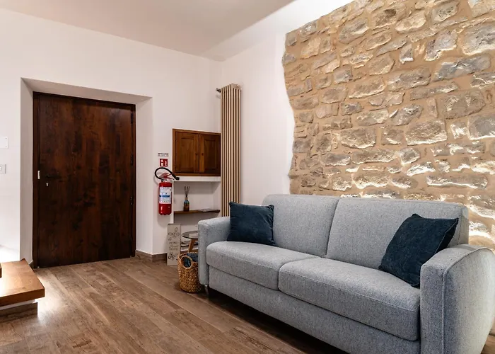 L'angolo Della Torre Дом отдыха Беванья